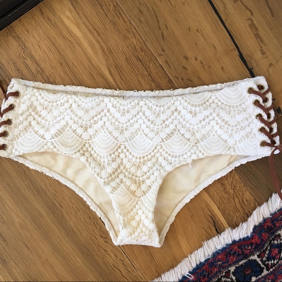 Amuse Society Other - Amuse Society Talulah Crochet Boy Cut Bottom