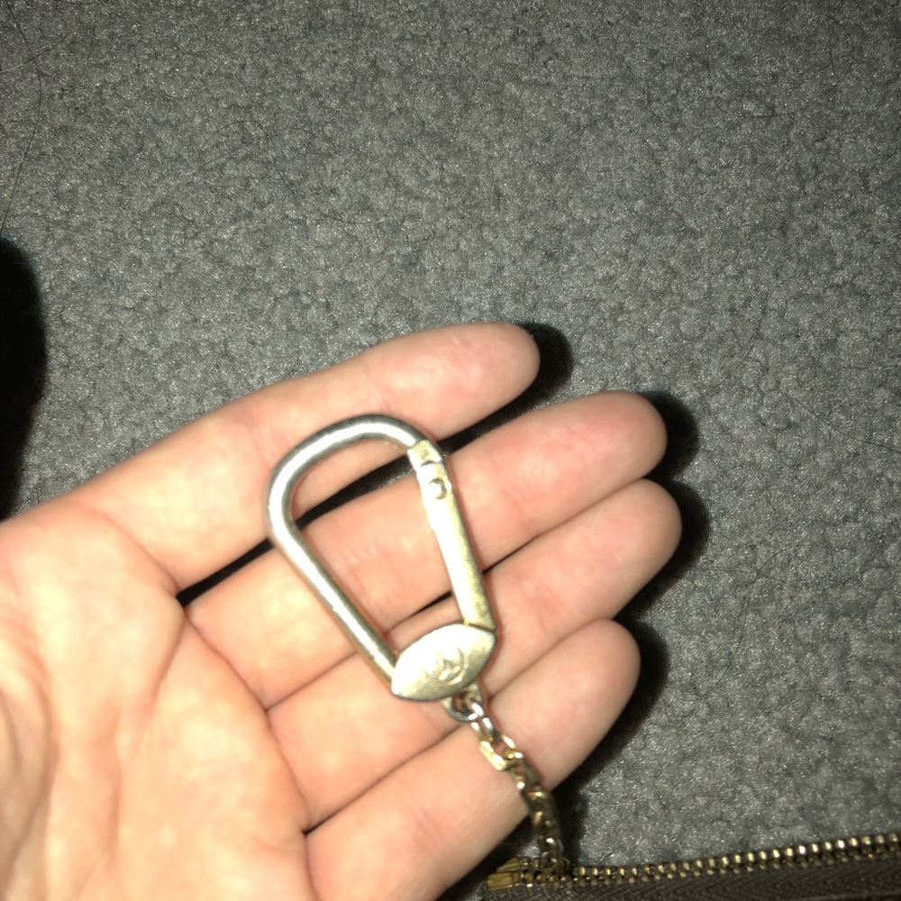 Louis Vuitton Key Pouch Monogram Canvas - Picture 2 of 5