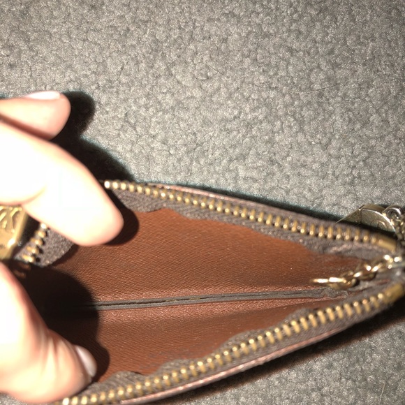 Louis Vuitton Key Pouch Monogram Canvas - Picture 4 of 5