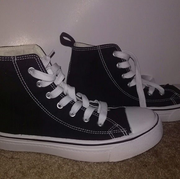 Shoes - Picture 1 of 3