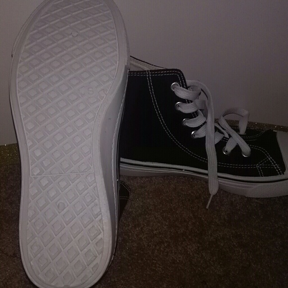 Shoes - Picture 2 of 3