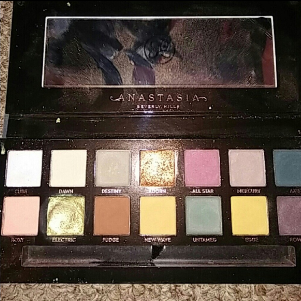 Anastasia subculture pallet! 🍑🍂