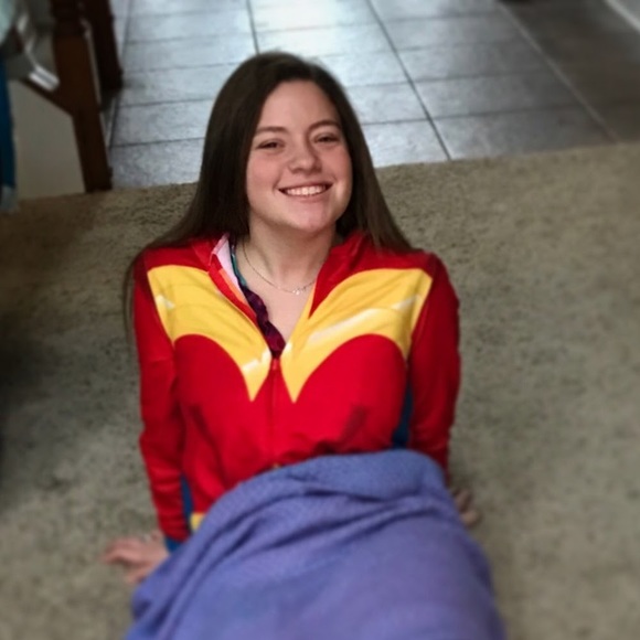 Meet your Posher, Tori - Picture 1 of 1