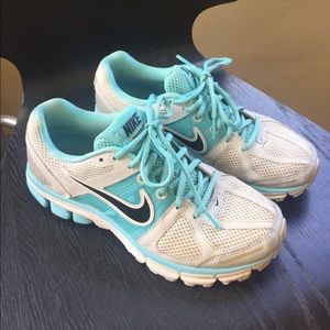 Nike Pegasus 28 - aqua blue and gray sneakers