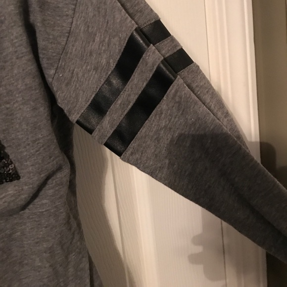 Top - Picture 2 of 4