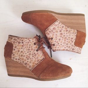 TOMS Sienna Leather Desert Printed Wedge