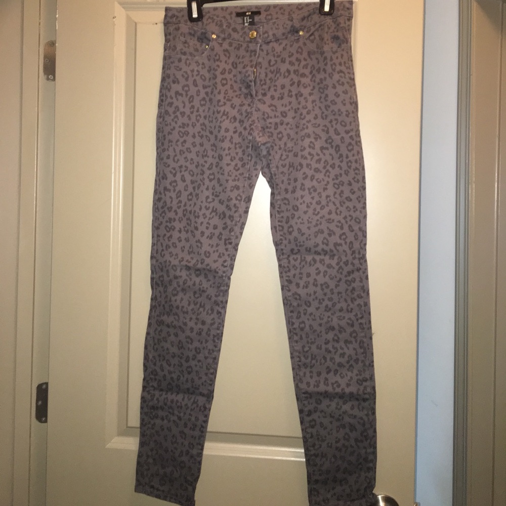 H&M Gray leopard print skinny jeans