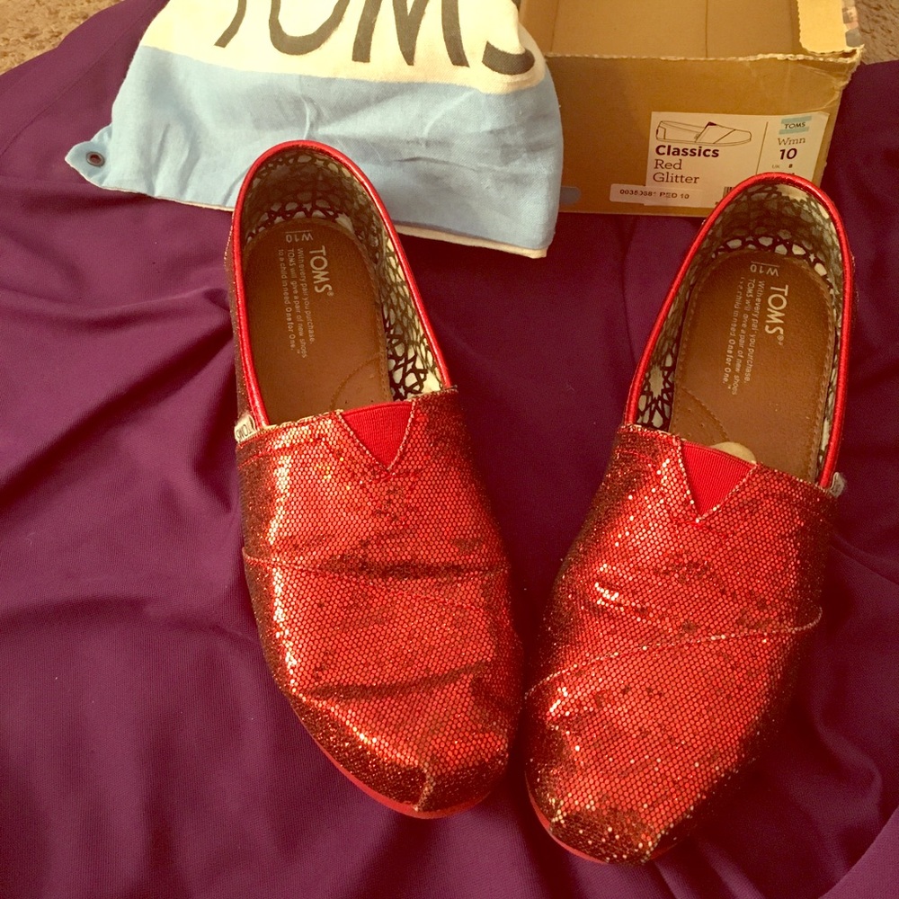 Toms