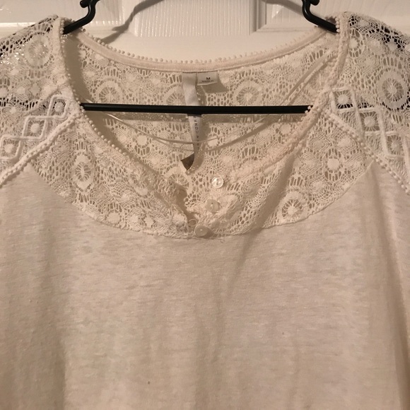 Top - Picture 2 of 3