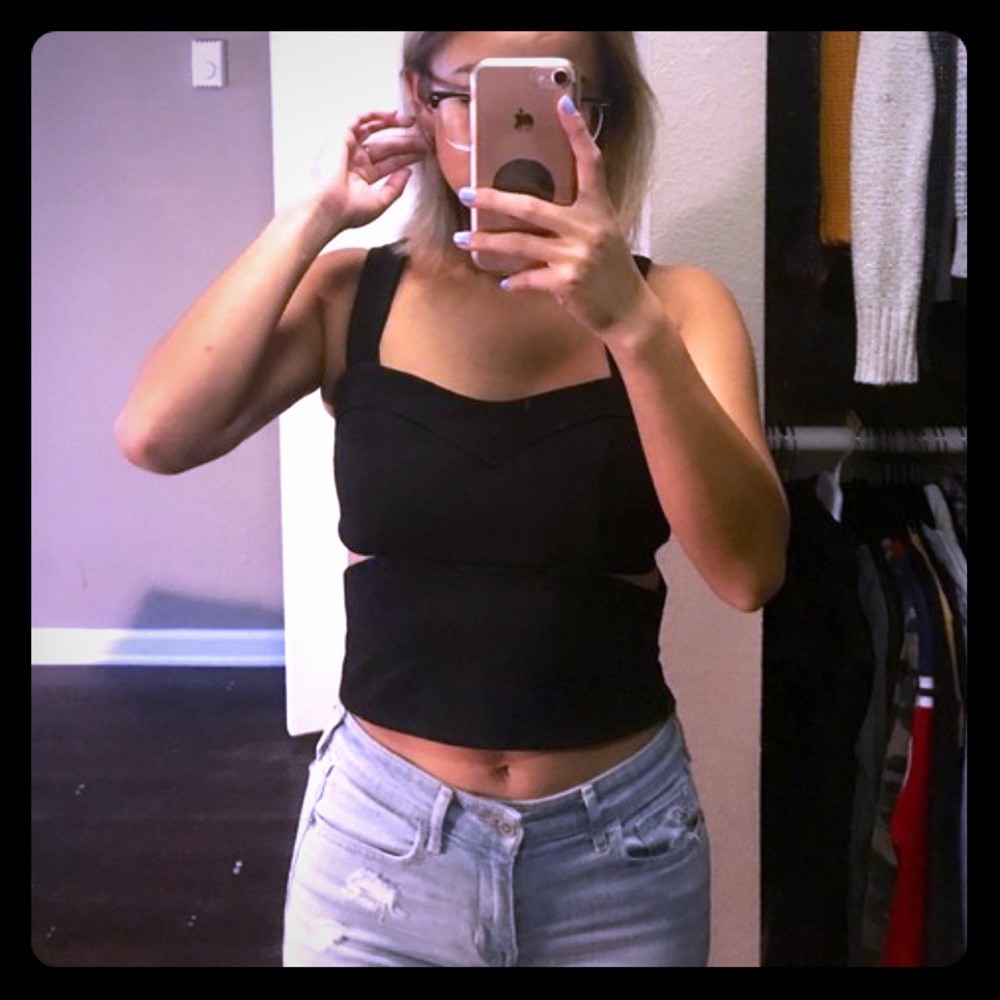 Side cut out crop top