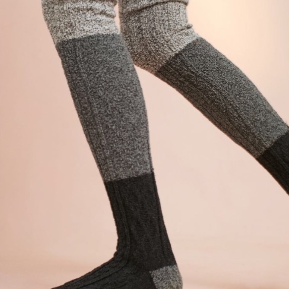 Cable knit Luxury Thigh Highs - Picture 3 of 6