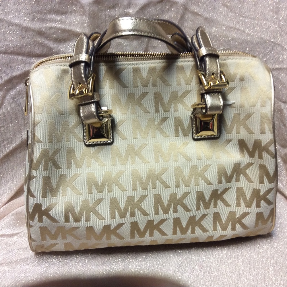 NEW! Michael Kors Shoulder Bag - Picture 1 of 3