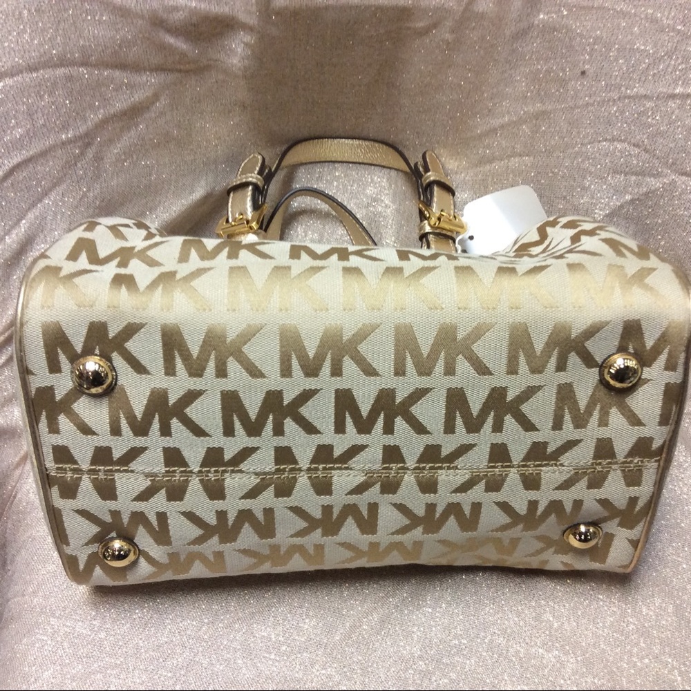 NEW! Michael Kors Shoulder Bag - Picture 3 of 3