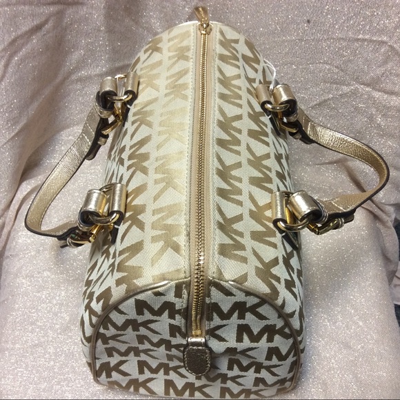 NEW! Michael Kors Shoulder Bag - Picture 2 of 3