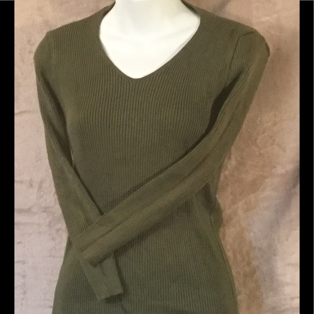 Khaki green Knit pull-over blouse