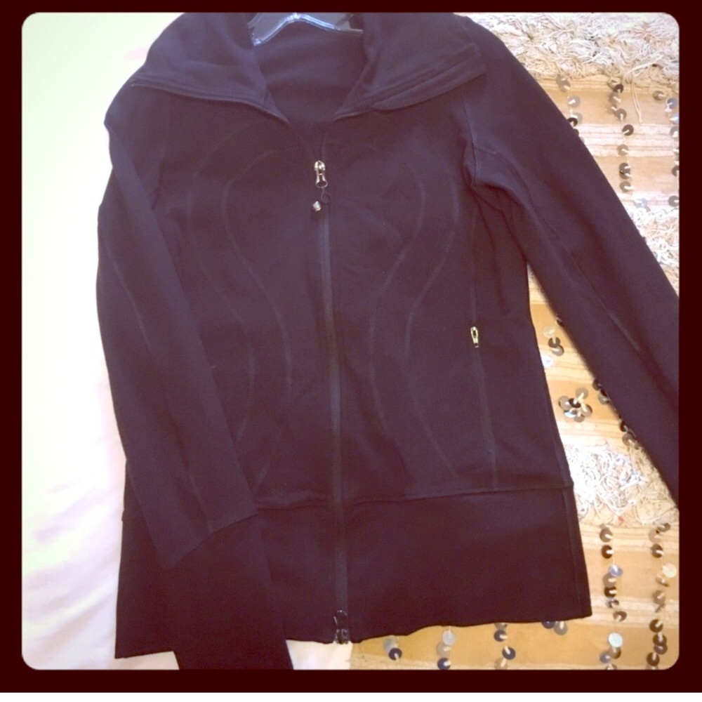 Lulu lemon black zip