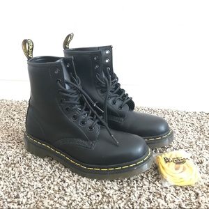 Dr. Martens 1460 Black Noir Smooth US size 6