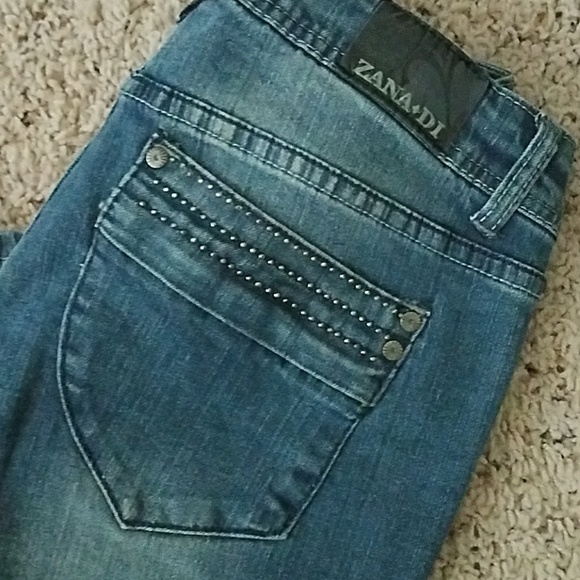 Jeans - Picture 2 of 3