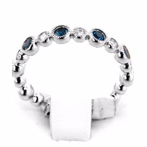 Sapphire and diamond ring set in 14kt white gold