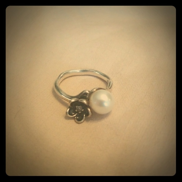 Authentic Pandora mystic floral and pearl ring - Picture 1 of 3