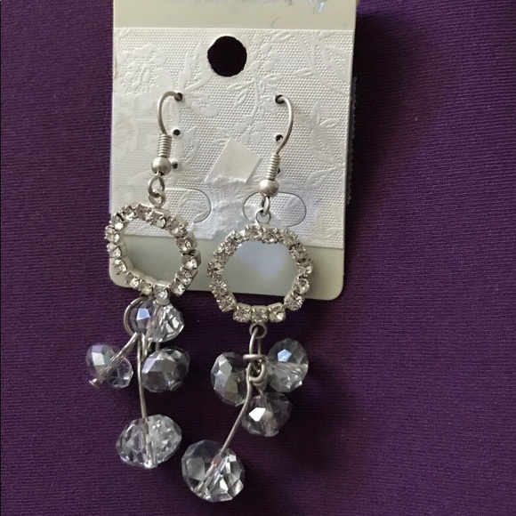 Crystal dangle earrings - Picture 1 of 1