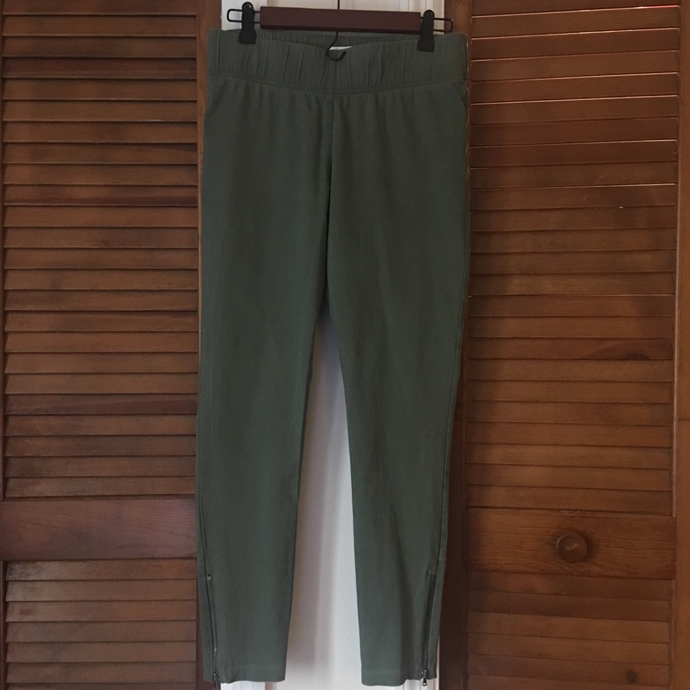 ⚡️SALE! ⚡️LOFT Olive Green Leggings