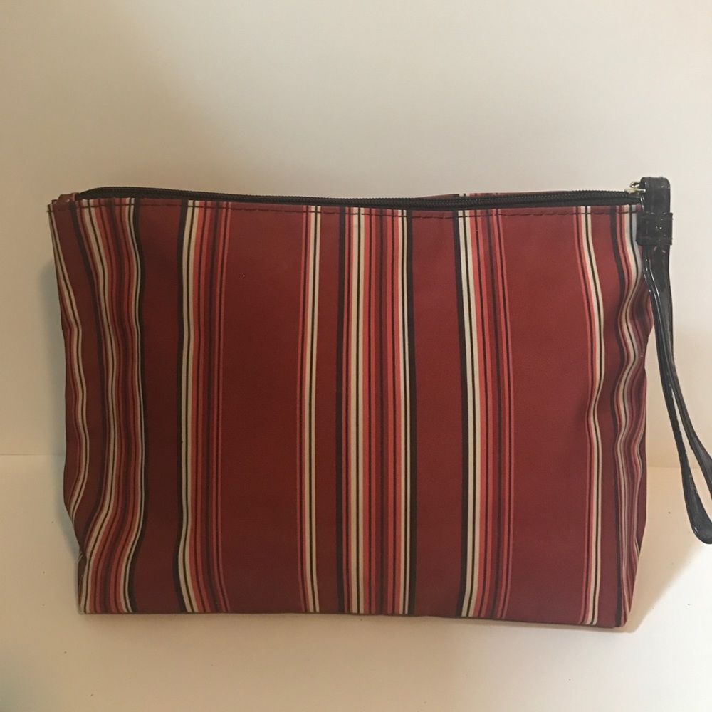 Estée Lauder makeup bag
