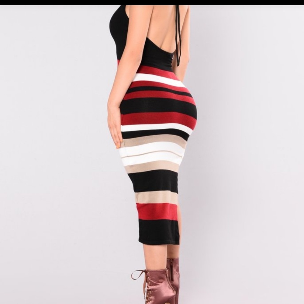 🚫sold🚫Stripe halter top dress size med - Picture 2 of 5