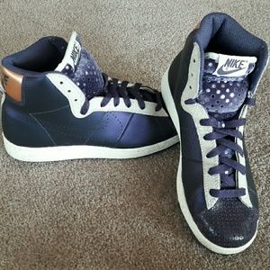 💲PRICE ⤵❗*NIKE* Limited Addition Nike Mids