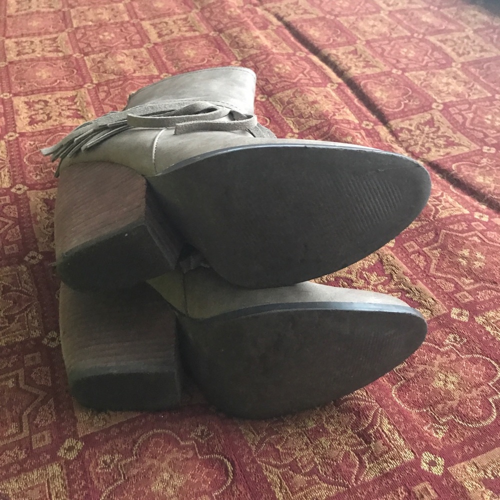 Very Volatile Booties - Picture 2 of 4