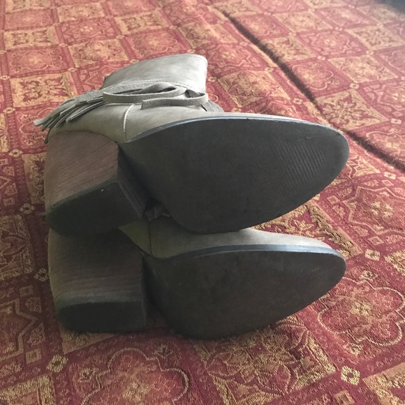 Very Volatile Booties - Picture 2 of 4