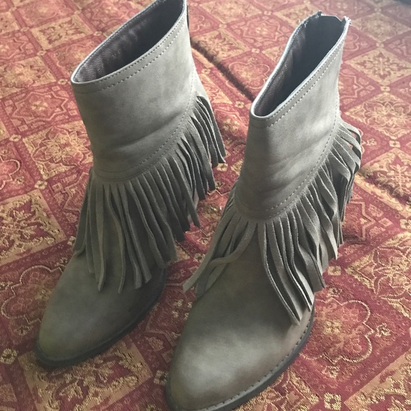 Very Volatile Booties - Picture 4 of 4