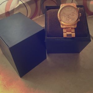 Michael Kors - ROSE GOLD WATCH