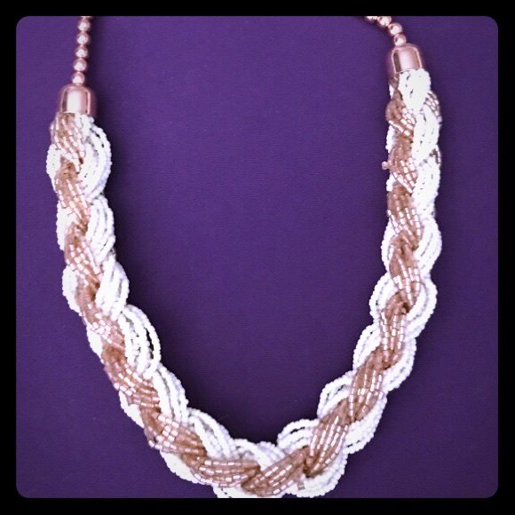 Beaded necklace - Picture 1 of 1