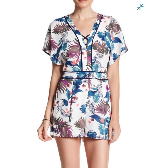 Adelyn Rae Leaf Print Romper - L - Picture 1 of 8