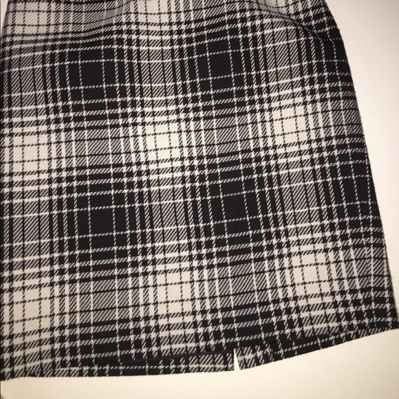 Semantiks Gray and White Plaid Wool Blend Skirt - Picture 8 of 8