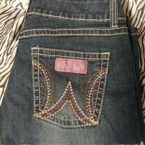 Nwt awesome pair of Wrangler jeans size 7