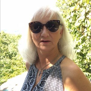 Meet your Posher, Renee