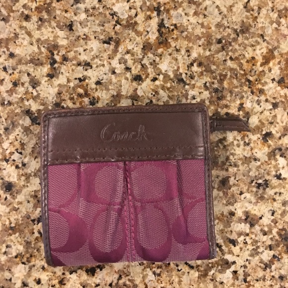 Coach small wallet - Picture 1 of 3