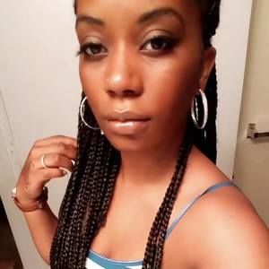 Meet your Posher, Nikki