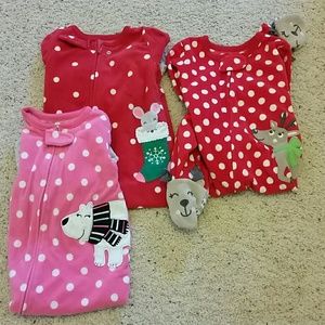 3 Carters footed pajamas