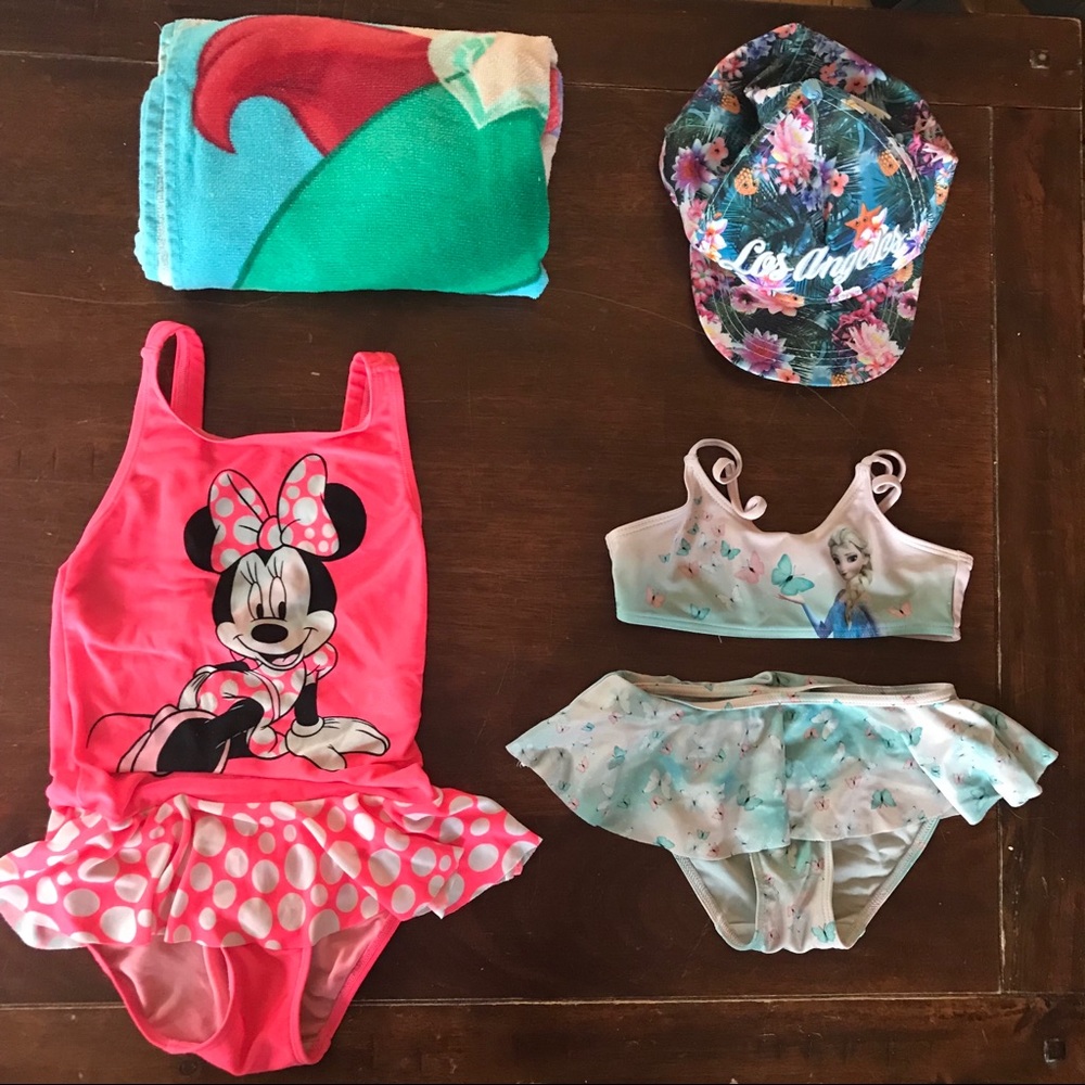 Girls 4-6T Lot - Swimsuits, Hat, & Towel 🏖