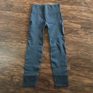 Grey cropped Lululemon leggings