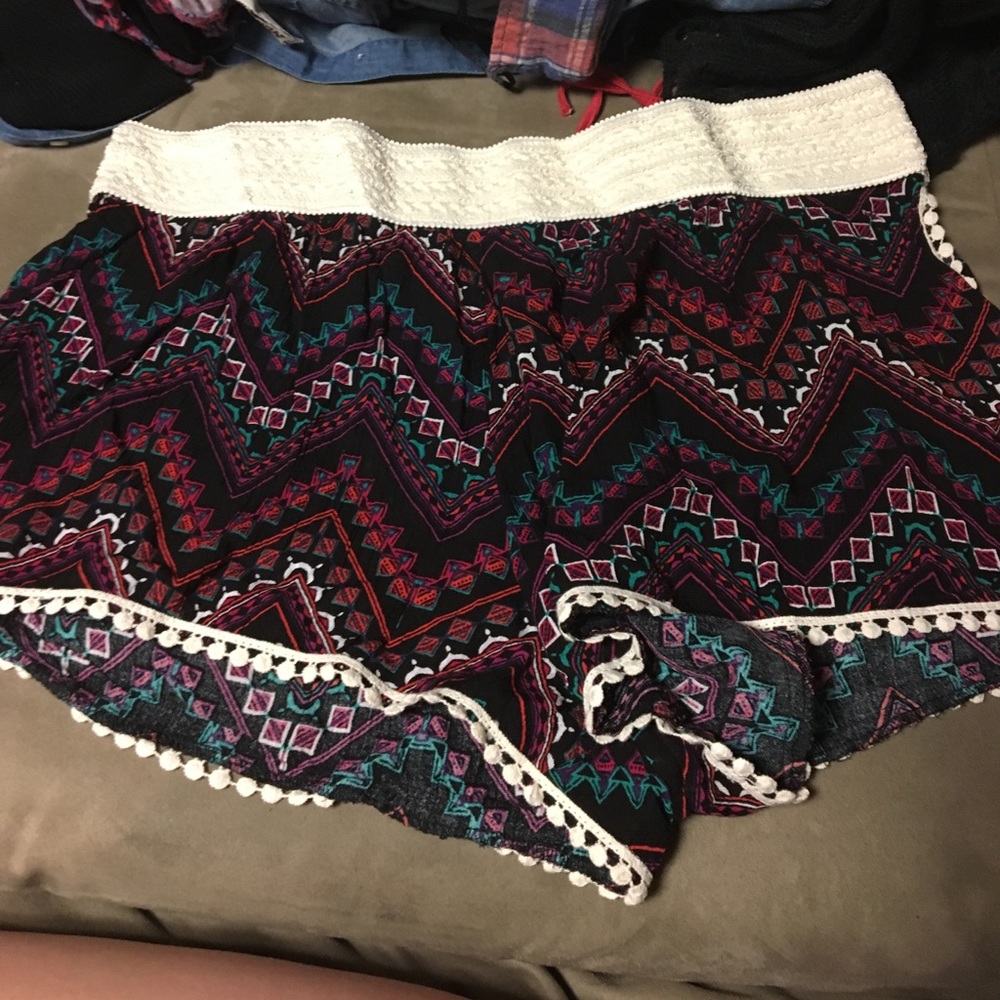 Black light weight shorts