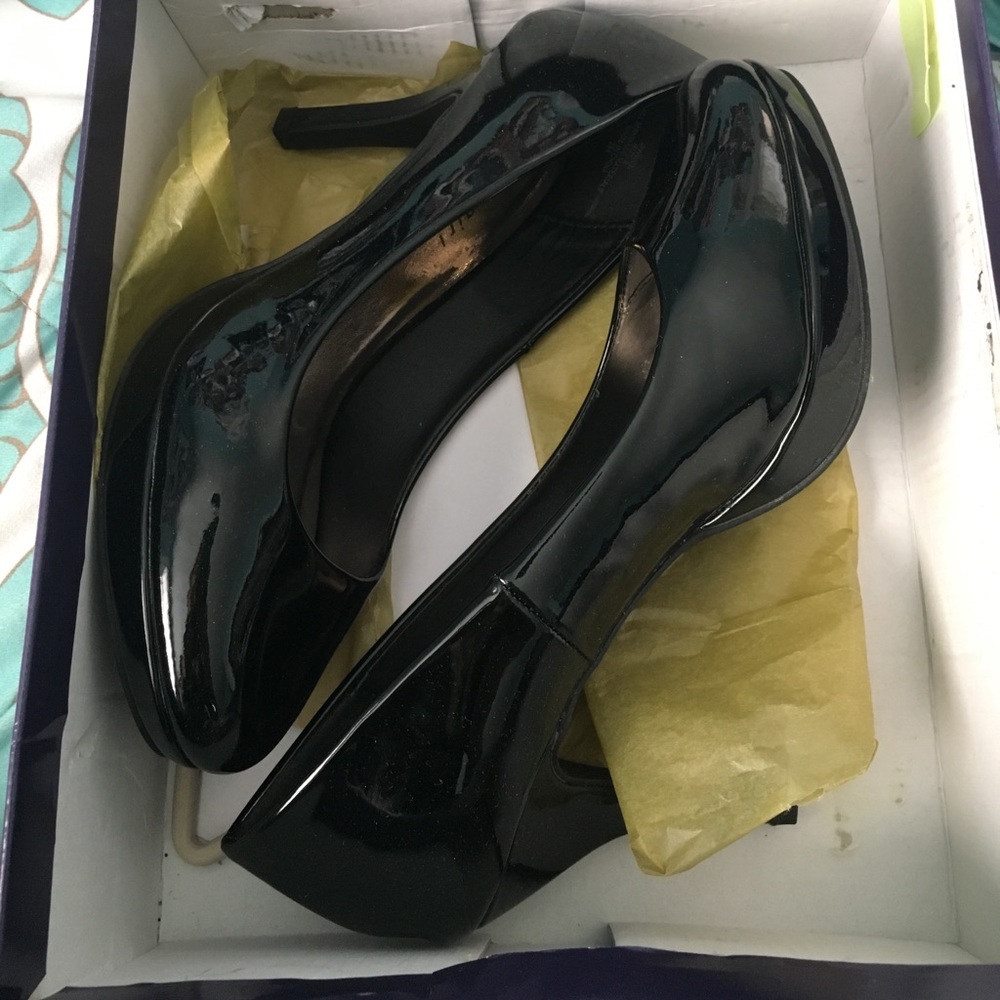 Steve Madden Black Pumps