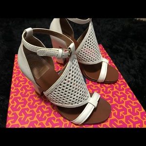 Tory burch sandal Color ivory