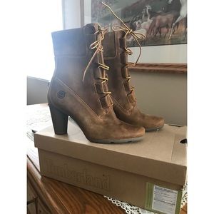 ⭐️⭐️NEW WITH TAGS⭐️⭐️Timberland Roundheel boots
