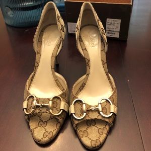 Gucci Peep toe heels