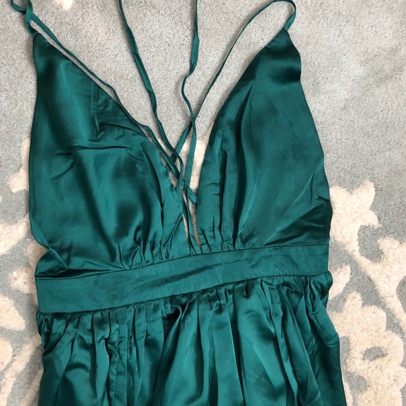 Emerald Floor Length Flowy Gown - Picture 3 of 6