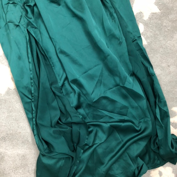 Emerald Floor Length Flowy Gown - Picture 4 of 6